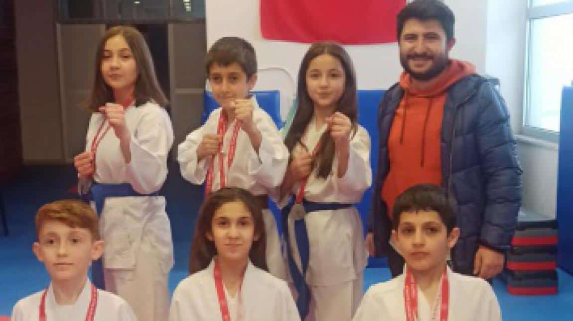 Okullar Arası Karate İl Müsabakalarındaki Başarımız